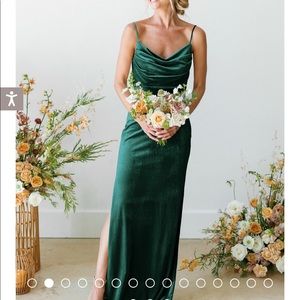 Revelry skye velvet dress emerald-613. Size 2 petite